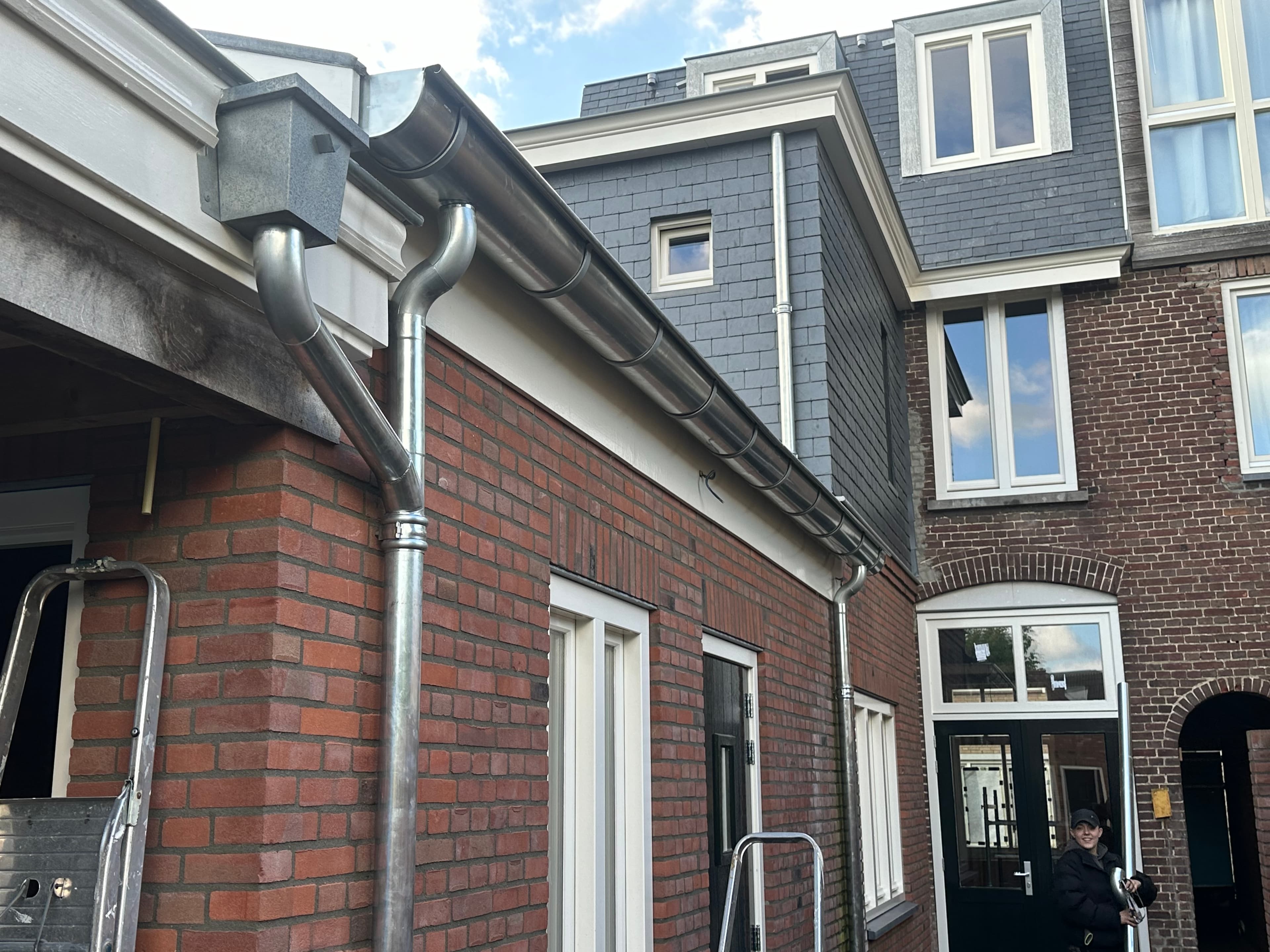 Dakgoot en zinkwerk als voorbeeld van dakbedekking en maatwerk